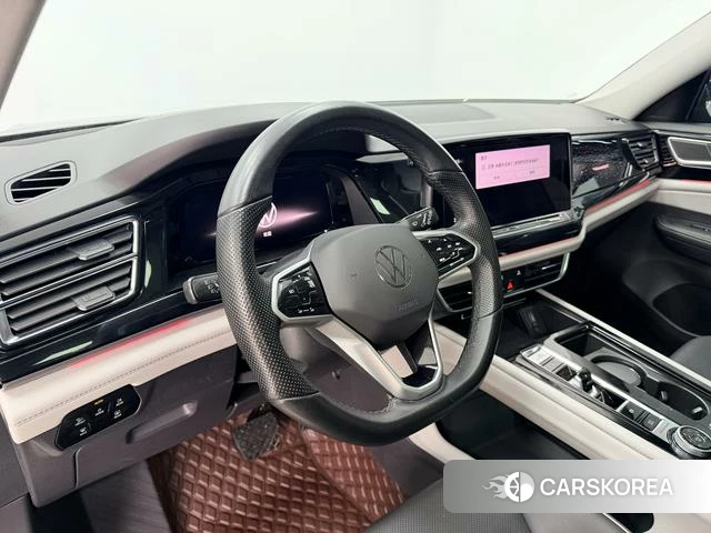 Volkswagen Tourang 2022 Черный из Китая, фото 2