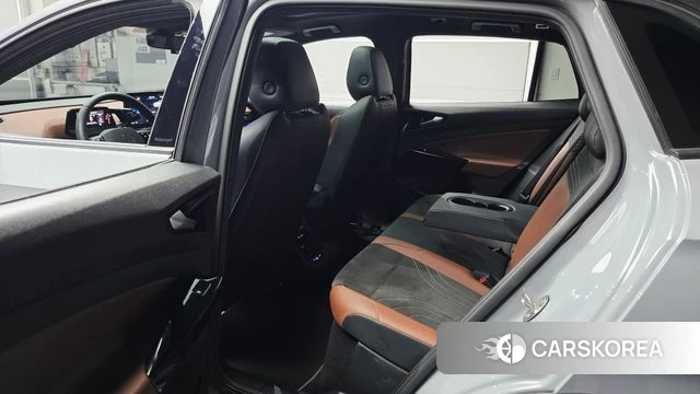 Volkswagen ID.4 2023 Серебристо-серый из Кореи, фото 2