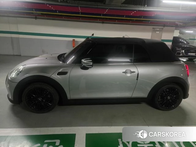 Mini Cooper Convertible 2024 Серебристо-серый из Кореи, фото 2