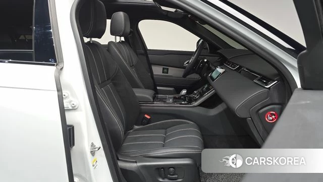 Land Rover Range Rover Velar 2023 Белый из Кореи, фото 2