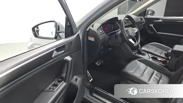 Volkswagen Tiguan second Generation 2022 Серый из Кореи, фото 2