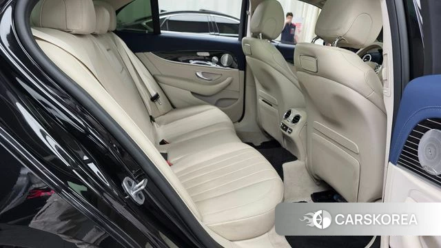Mercedes-Benz E-Class W213 2019 Черный из Кореи, фото 2
