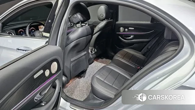 Mercedes-Benz E-Class W213 2022 Серебряный из Кореи, фото 2