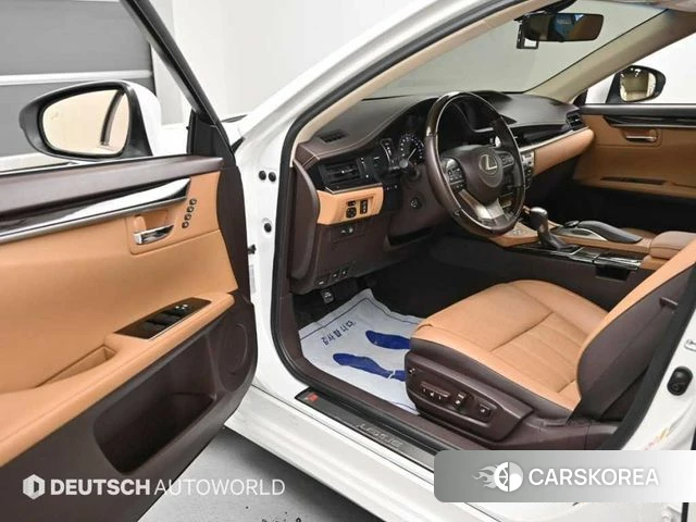 Lexus New ES300h 2018 Белый из Кореи, фото 2
