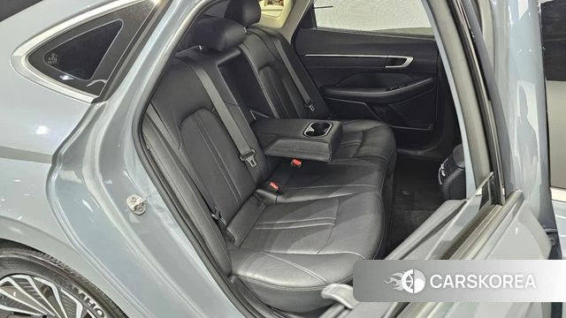 Hyundai Sonata D Edge Hybrid (DN8) 2024 Светло-серебряный цвет из Кореи, фото 2