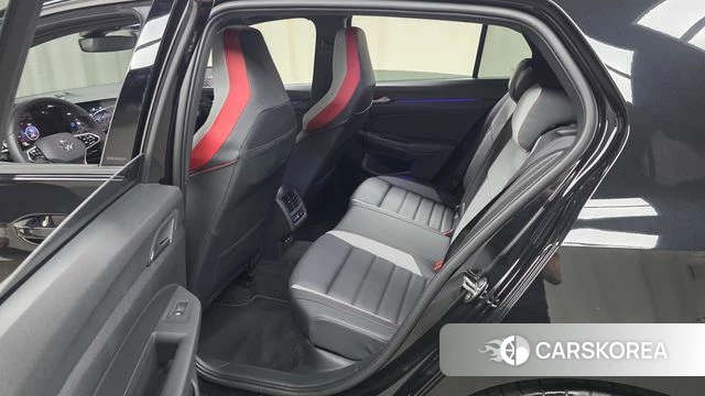 Volkswagen Golf 8th Generation 2024 Черный из Кореи, фото 2