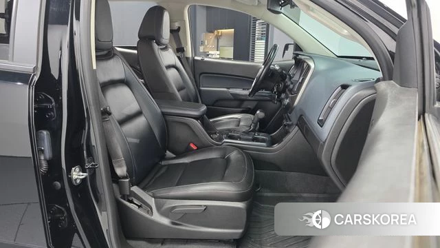 Chevrolet (GM Daewoo) Real New Colorado 2021 Черный из Кореи, фото 2