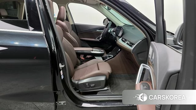 BMW X1 (U11) 2024 Черный из Кореи, фото 2