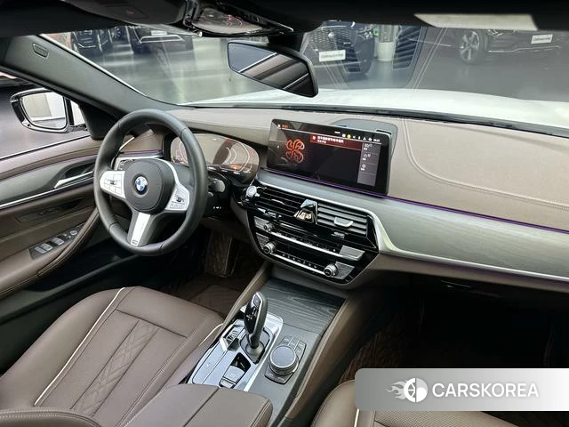 BMW 5 series 2023 Белый из Китая, фото 2