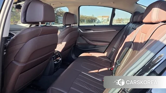 BMW 5 Series (G30) 2023 Черный из Кореи, фото 2