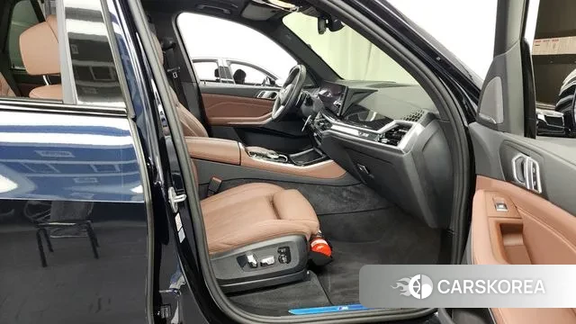 BMW X5 (G05) 2024 Черный из Кореи, фото 2