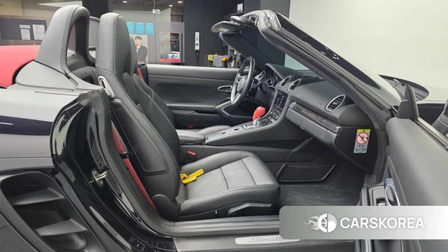Porsche 718 Boxster 2019 Черный из Кореи, фото 2