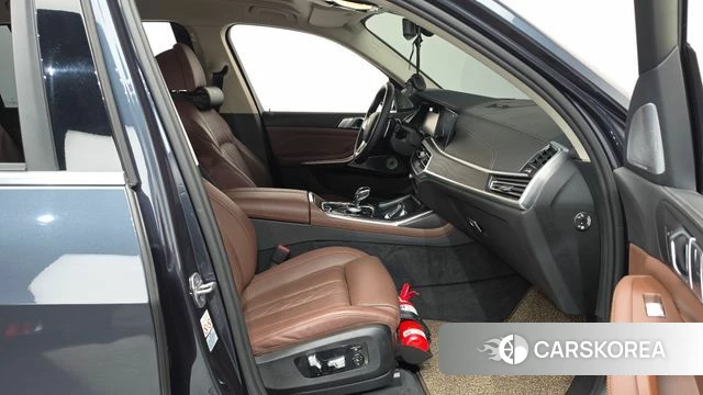 BMW X7 (G07) 2022 Серый из Кореи, фото 2