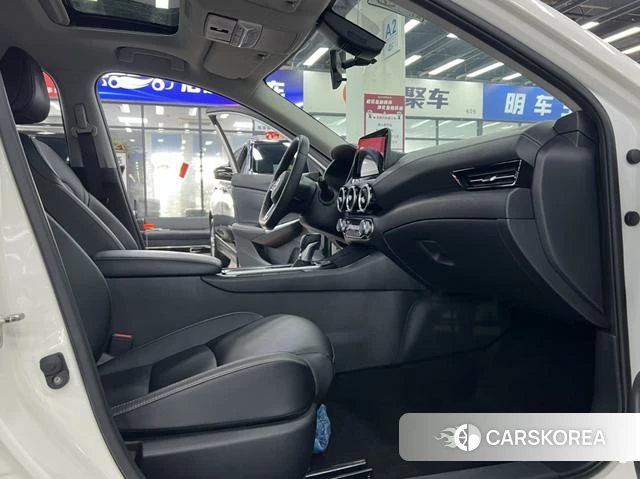 Nissan Xuan Yi 2022 Белый из Китая, фото 2