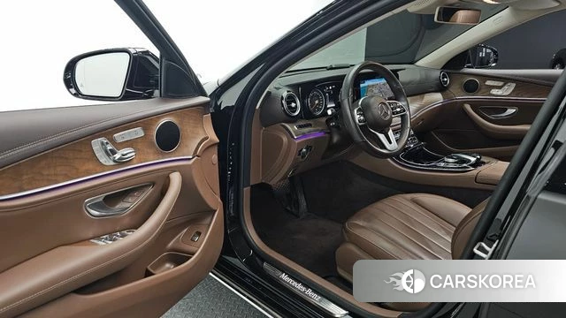 Mercedes-Benz E-Class W213 2020 Черный из Кореи, фото 2