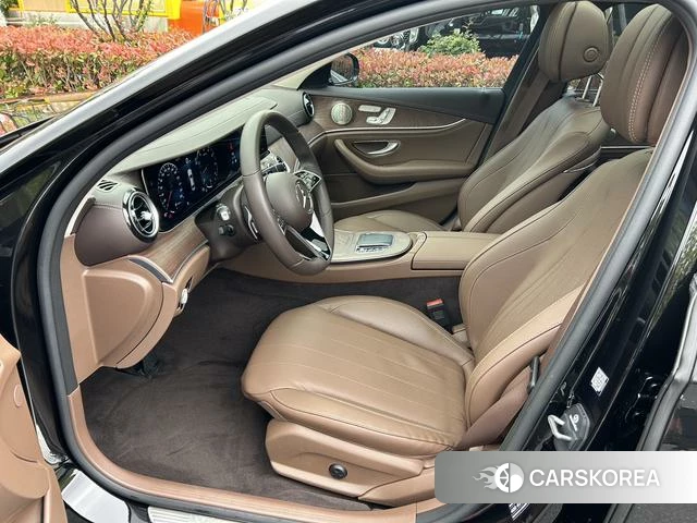 Mercedes-Benz E-class 2023 Черный из Китая, фото 2