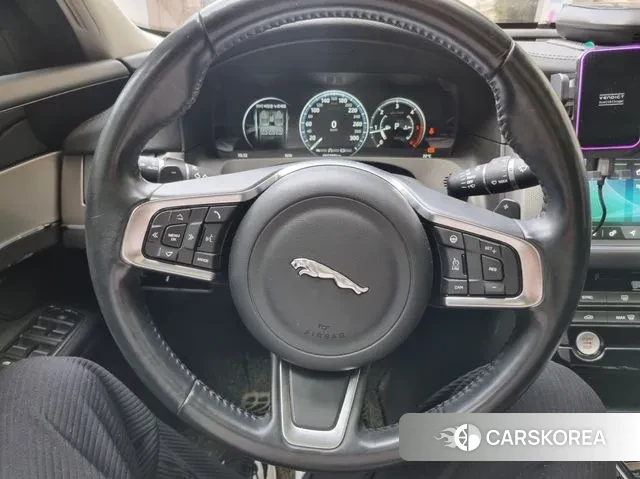 Jaguar XF (X260) 2018 Черный из Кореи, фото 2