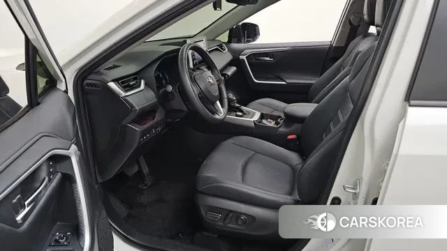 Toyota RAV4 5th Generation 2021 Белый из Кореи, фото 2