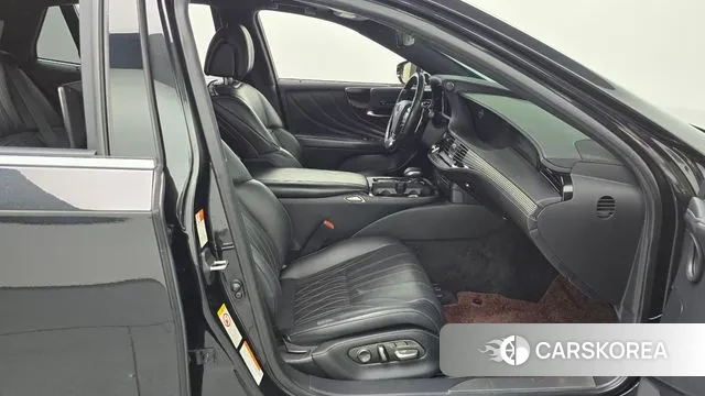 Lexus LS500h 5th generation 2018 Черный из Кореи, фото 2