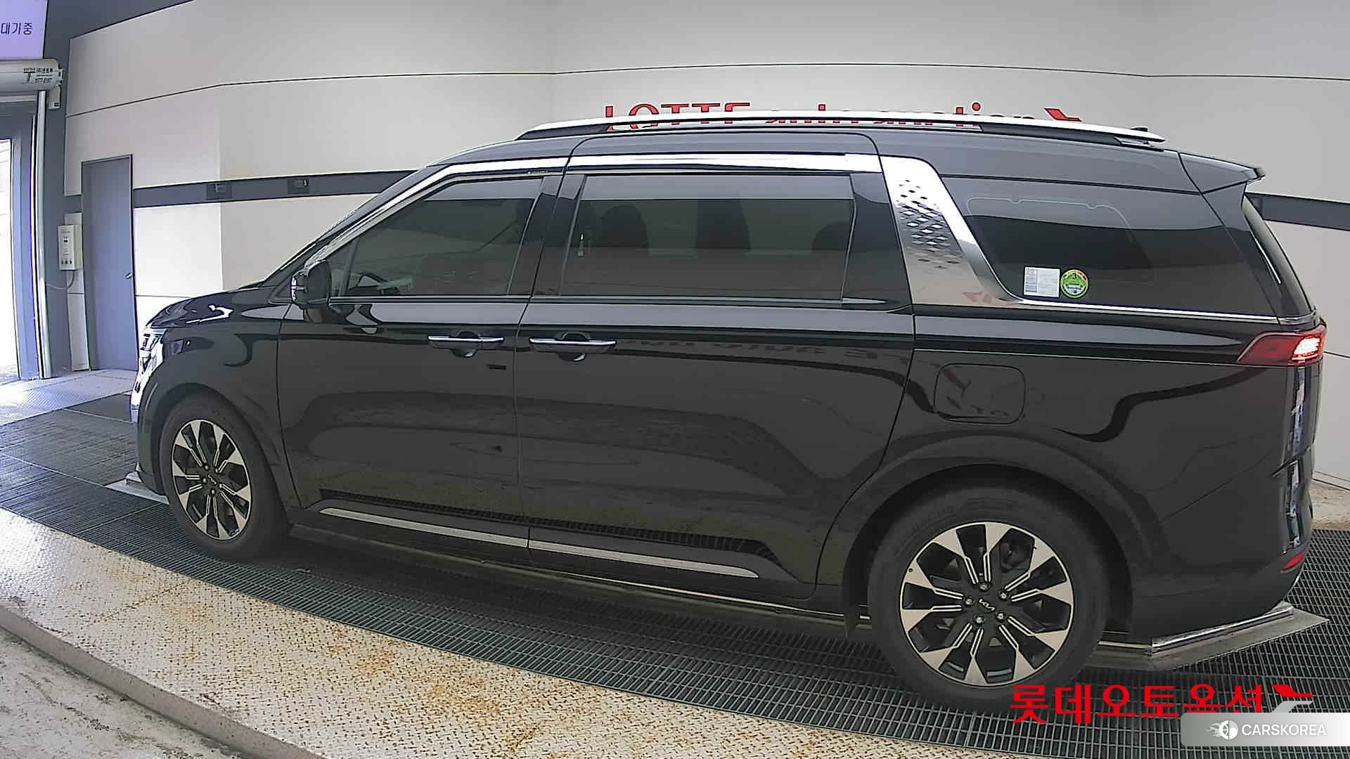 Kia Carnival 2022 Черный из Кореи, фото 2