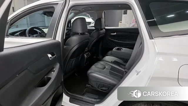 Hyundai The New Santa Fe 2023 Белый из Кореи, фото 2