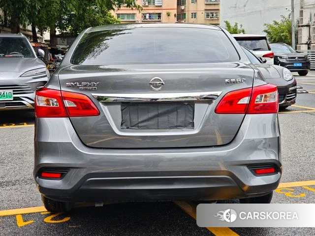 Nissan Xuan Yi 2024 Темно-серый из Китая, фото 2
