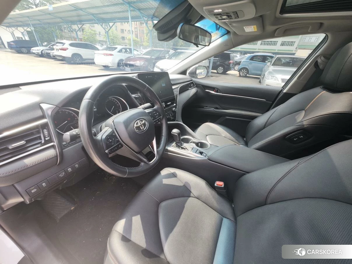 Toyota Camry 2021 Белый из Китая, фото 2