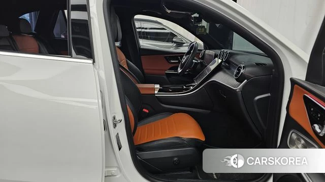 Mercedes-Benz GLC-Class X254 2024 Белый из Кореи, фото 2