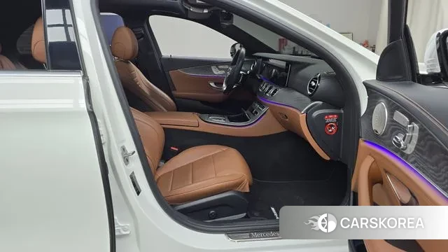 Mercedes-Benz E-Class W213 2021 Белый из Кореи, фото 2