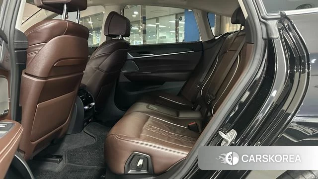 BMW 6 Series GT (G32) 2021 Черный из Кореи, фото 2