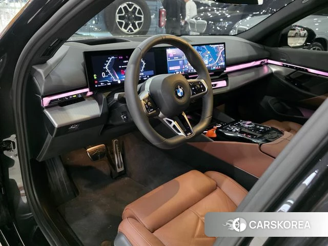 BMW 5 Series (G60) 2025 Серый из Кореи, фото 2