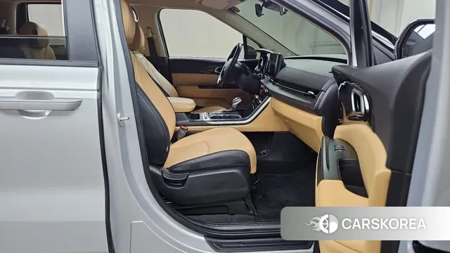 Kia Carnival 4th generation 2022 Серебристо-серый из Кореи, фото 2