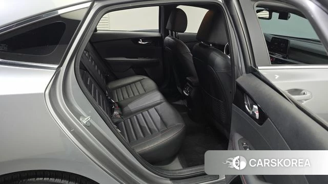 Kia The New K3 2nd generation 2022 Серебряный из Кореи, фото 2