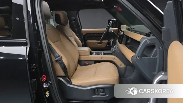 Land Rover Defender (L663) 2025 Черный из Кореи, фото 2