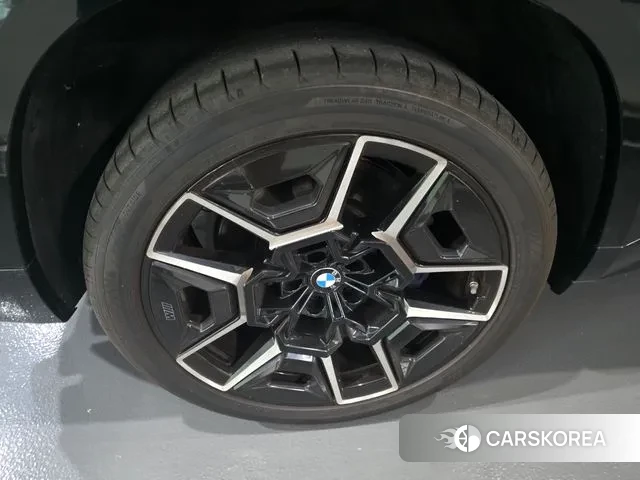 BMW XM (G09) 2024 Черный из Кореи, фото 2