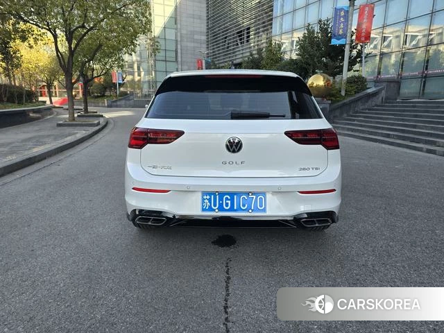 Volkswagen Golf 2023 Белый из Китая, фото 2
