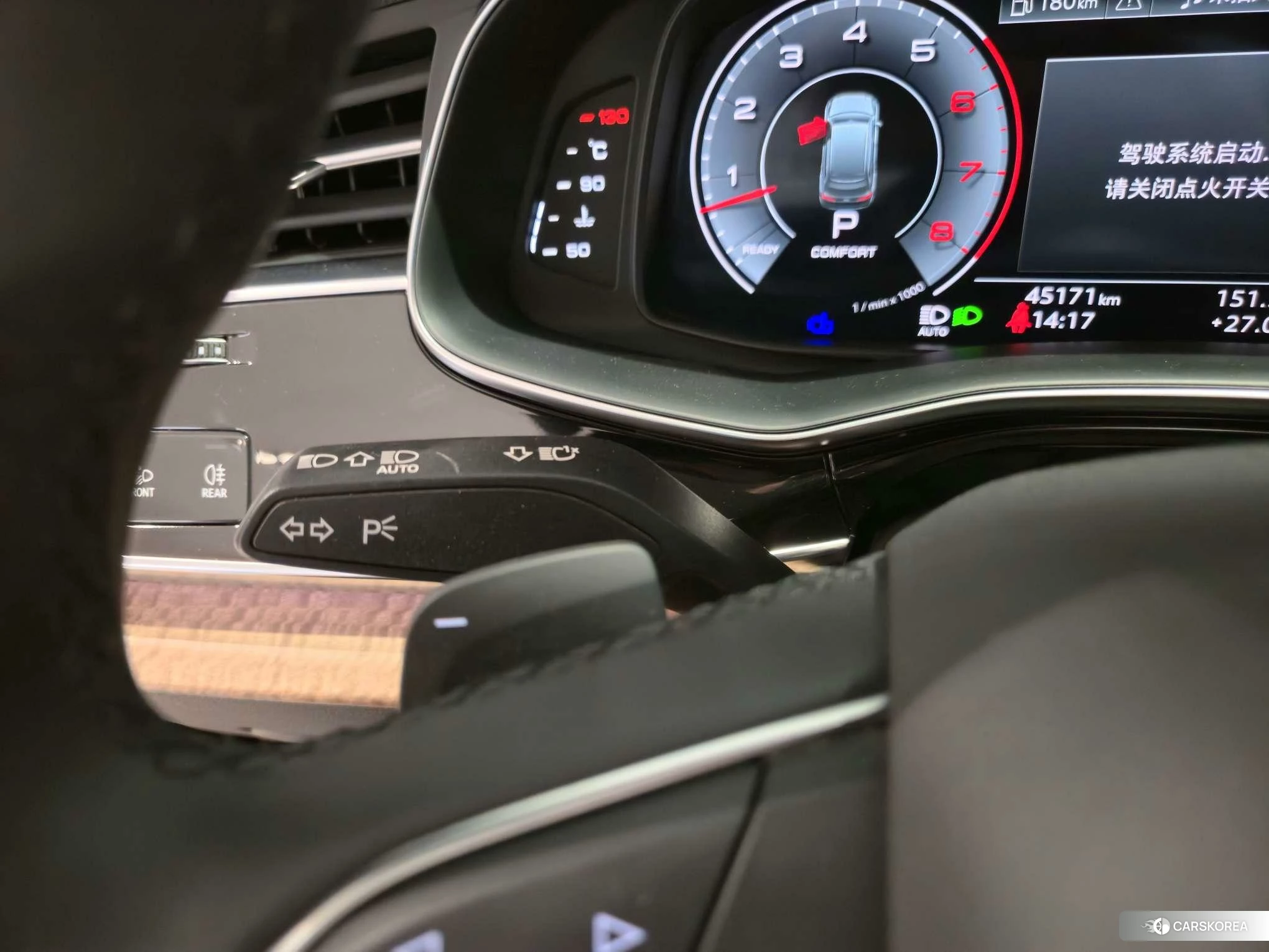 Audi Q7 2023 Черный из Китая, фото 2