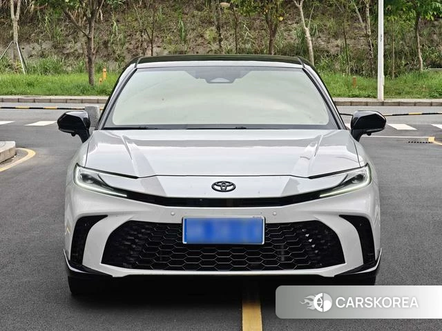 Toyota Camry 2025 Белый из Китая, фото 2