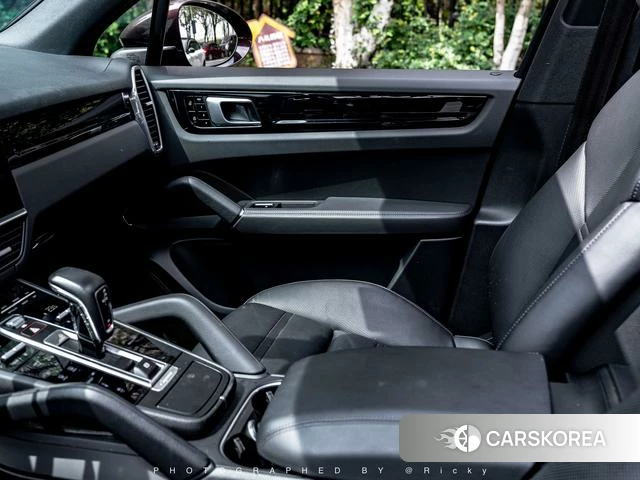 Porsche Cayenne 2021 Фиолетовый из Китая, фото 2