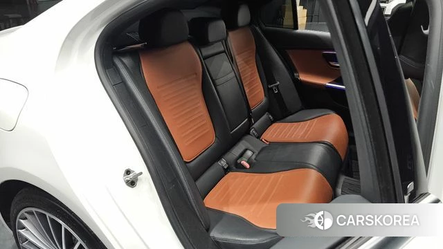 Mercedes-Benz C-Class W206 2022 Белый из Кореи, фото 2