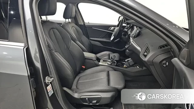 BMW 1 Series (F40) 2021 Серый из Кореи, фото 2