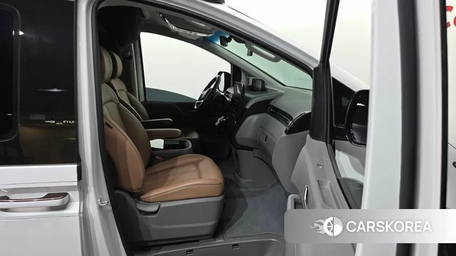 Hyundai Staria 2024 Белый из Кореи, фото 2