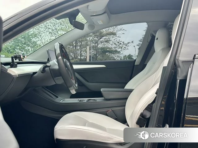 Tesla Model Y 2021 Черный из Китая, фото 2