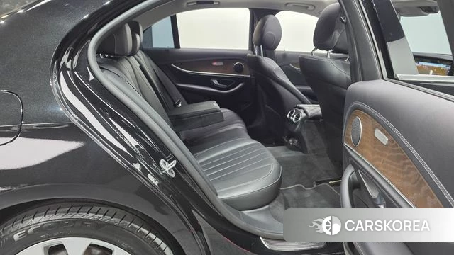 Mercedes-Benz E-Class W213 2019 Черный из Кореи, фото 2