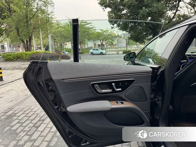 Mercedes-Benz EQS 2024 Черный из Китая, фото 2