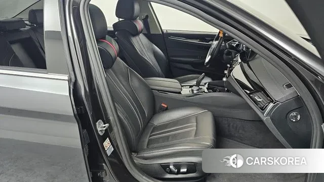 BMW 5 Series (G30) 2018 Серый из Кореи, фото 2