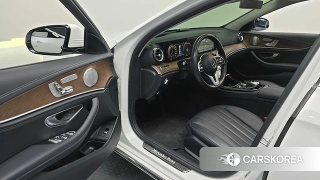 Mercedes-Benz E-Class W213 2019 Белый из Кореи, фото 2
