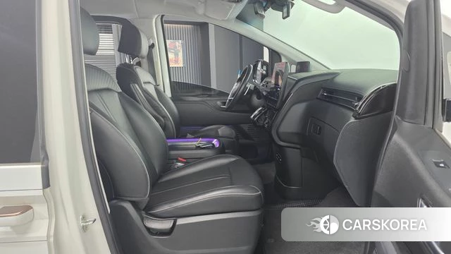 Hyundai Staria 2022 Белый из Кореи, фото 2