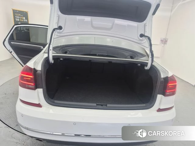 Volkswagen The New Passat 2018 Белый из Кореи, фото 2