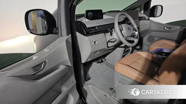 Hyundai Staria 2023 Черный из Кореи, фото 2